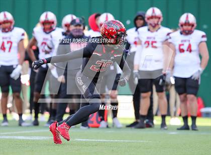 Thumbnail 3 in Rockwall-Heath vs. Cedar Hill (UIL 6A Division 2 Quarterfinals) photogallery.