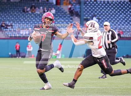 Thumbnail 2 in Rockwall-Heath vs. Cedar Hill (UIL 6A Division 2 Quarterfinals) photogallery.