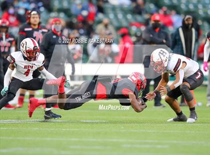 Thumbnail 1 in Rockwall-Heath vs. Cedar Hill (UIL 6A Division 2 Quarterfinals) photogallery.
