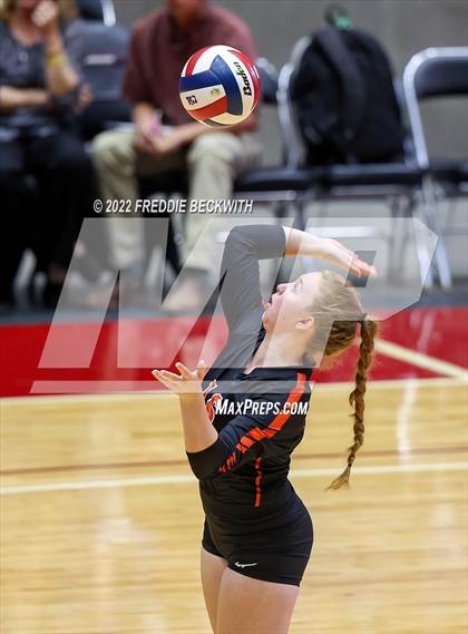 Thumbnail 3 in Windthorst vs. Schulenburg (UIL 2A Semifinal) photogallery.