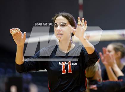 Thumbnail 3 in Windthorst vs. Schulenburg (UIL 2A Semifinal) photogallery.