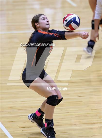 Thumbnail 3 in Windthorst vs. Schulenburg (UIL 2A Semifinal) photogallery.
