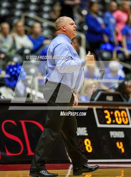 Thumbnail 3 in Windthorst vs. Schulenburg (UIL 2A Semifinal) photogallery.