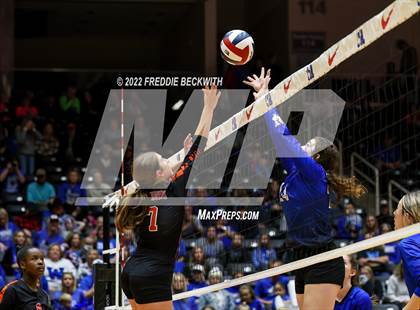 Thumbnail 2 in Windthorst vs. Schulenburg (UIL 2A Semifinal) photogallery.
