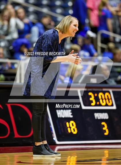 Thumbnail 2 in Windthorst vs. Schulenburg (UIL 2A Semifinal) photogallery.