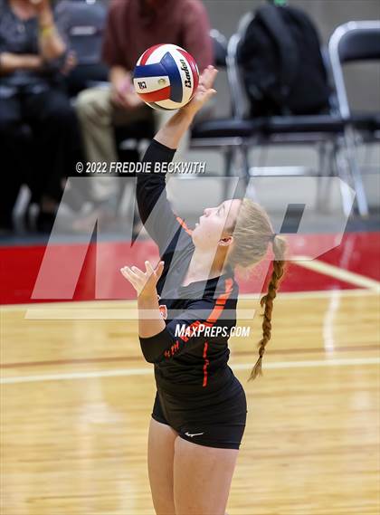 Thumbnail 1 in Windthorst vs. Schulenburg (UIL 2A Semifinal) photogallery.