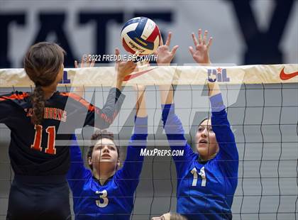 Thumbnail 2 in Windthorst vs. Schulenburg (UIL 2A Semifinal) photogallery.