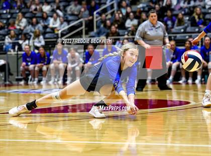 Thumbnail 2 in Windthorst vs. Schulenburg (UIL 2A Semifinal) photogallery.