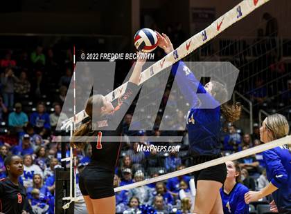 Thumbnail 1 in Windthorst vs. Schulenburg (UIL 2A Semifinal) photogallery.
