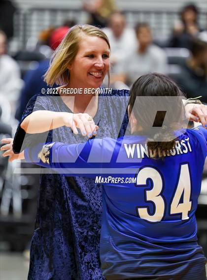 Thumbnail 2 in Windthorst vs. Schulenburg (UIL 2A Semifinal) photogallery.