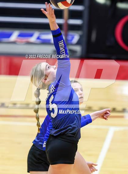 Thumbnail 3 in Windthorst vs. Schulenburg (UIL 2A Semifinal) photogallery.