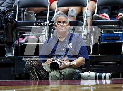 Thumbnail 2 in Windthorst vs. Schulenburg (UIL 2A Semifinal) photogallery.
