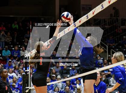 Thumbnail 3 in Windthorst vs. Schulenburg (UIL 2A Semifinal) photogallery.