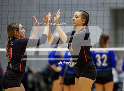 Thumbnail 1 in Windthorst vs. Schulenburg (UIL 2A Semifinal) photogallery.