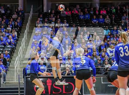Thumbnail 3 in Windthorst vs. Schulenburg (UIL 2A Semifinal) photogallery.