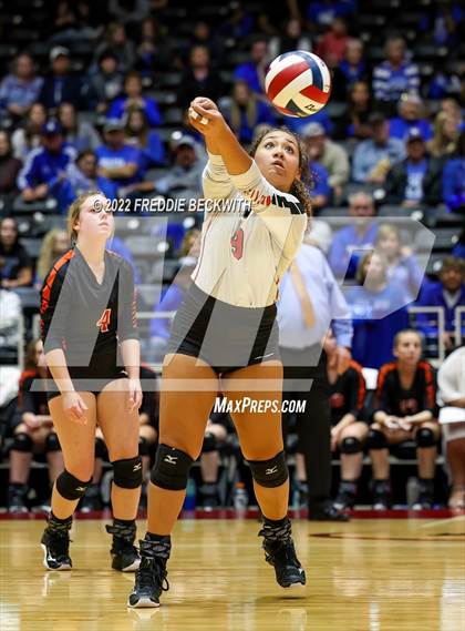 Thumbnail 2 in Windthorst vs. Schulenburg (UIL 2A Semifinal) photogallery.