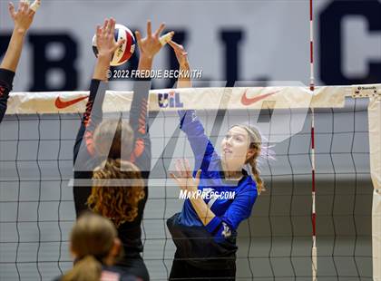 Thumbnail 2 in Windthorst vs. Schulenburg (UIL 2A Semifinal) photogallery.