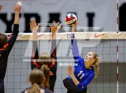 Thumbnail 2 in Windthorst vs. Schulenburg (UIL 2A Semifinal) photogallery.