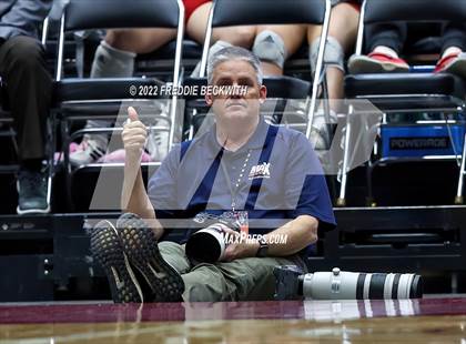 Thumbnail 3 in Windthorst vs. Schulenburg (UIL 2A Semifinal) photogallery.