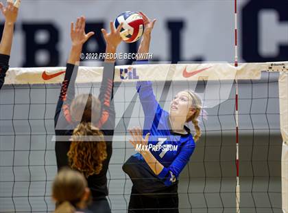 Thumbnail 1 in Windthorst vs. Schulenburg (UIL 2A Semifinal) photogallery.
