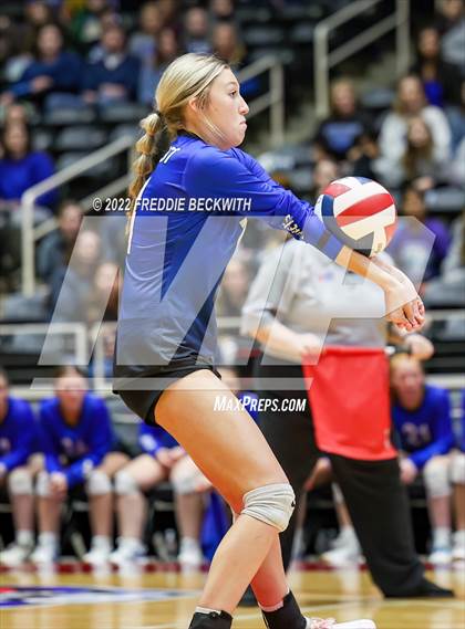 Thumbnail 2 in Windthorst vs. Schulenburg (UIL 2A Semifinal) photogallery.