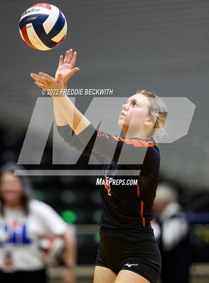 Thumbnail 2 in Windthorst vs. Schulenburg (UIL 2A Semifinal) photogallery.