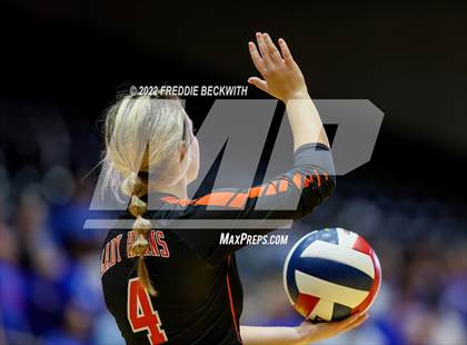 Thumbnail 2 in Windthorst vs. Schulenburg (UIL 2A Semifinal) photogallery.