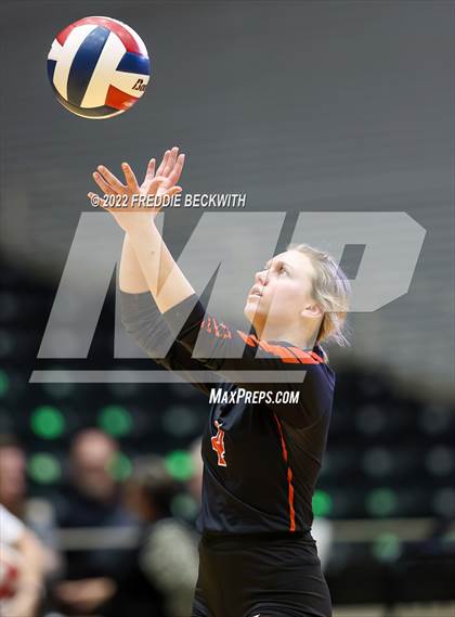Thumbnail 3 in Windthorst vs. Schulenburg (UIL 2A Semifinal) photogallery.