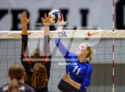 Thumbnail 1 in Windthorst vs. Schulenburg (UIL 2A Semifinal) photogallery.