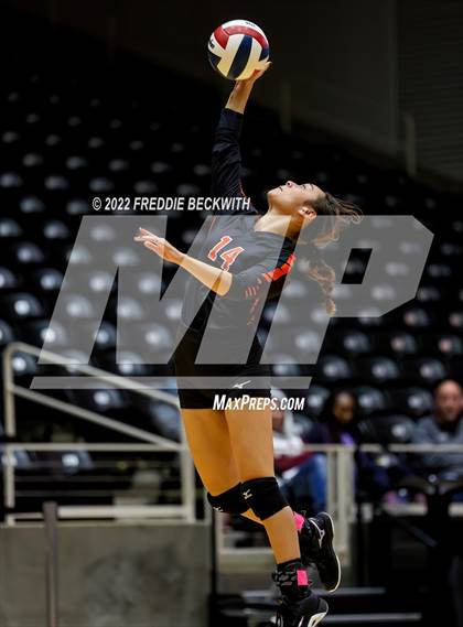 Thumbnail 1 in Windthorst vs. Schulenburg (UIL 2A Semifinal) photogallery.