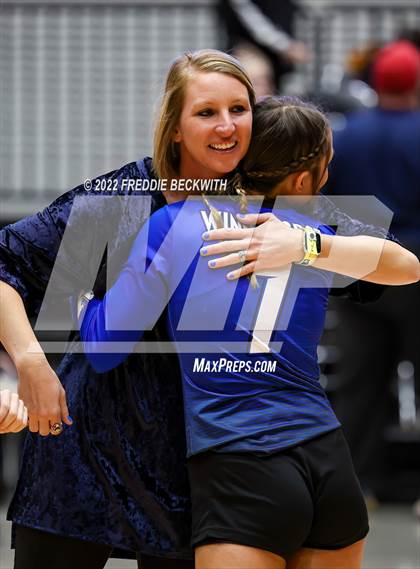 Thumbnail 1 in Windthorst vs. Schulenburg (UIL 2A Semifinal) photogallery.