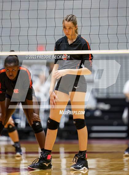 Thumbnail 1 in Windthorst vs. Schulenburg (UIL 2A Semifinal) photogallery.