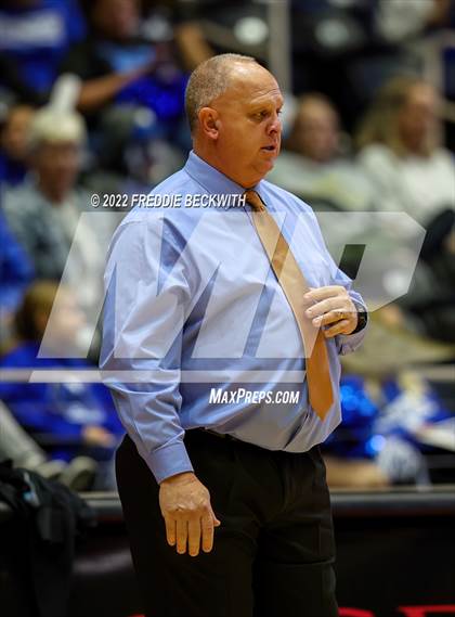 Thumbnail 1 in Windthorst vs. Schulenburg (UIL 2A Semifinal) photogallery.