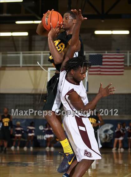 Thumbnail 2 in Aquinas Institute vs. East (NYSPHSAA Class AA Qualifier) photogallery.