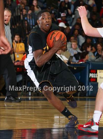 Thumbnail 1 in Aquinas Institute vs. East (NYSPHSAA Class AA Qualifier) photogallery.