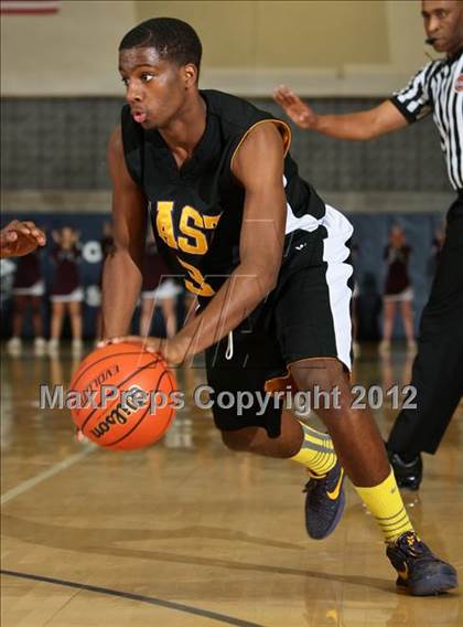 Thumbnail 2 in Aquinas Institute vs. East (NYSPHSAA Class AA Qualifier) photogallery.