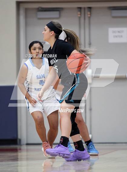 Thumbnail 1 in Pasadena Memorial vs. Sam Rayburn (McDonald's Texas Invitational) photogallery.