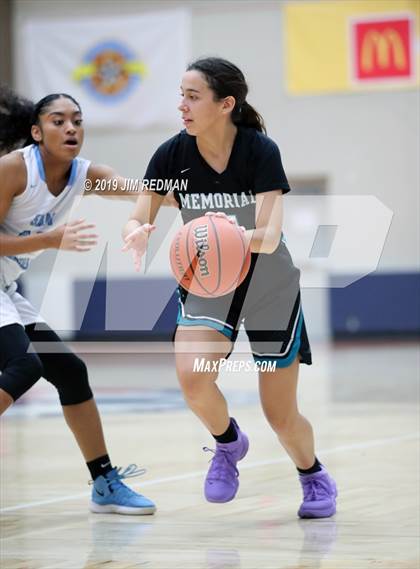 Thumbnail 3 in Pasadena Memorial vs. Sam Rayburn (McDonald's Texas Invitational) photogallery.