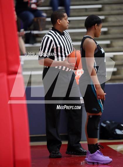 Thumbnail 3 in Pasadena Memorial vs. Sam Rayburn (McDonald's Texas Invitational) photogallery.