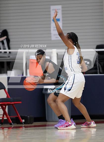 Thumbnail 2 in Pasadena Memorial vs. Sam Rayburn (McDonald's Texas Invitational) photogallery.