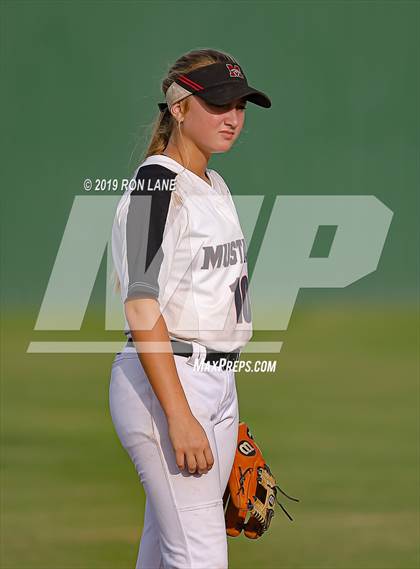 Thumbnail 2 in Mustang vs. Tuttle photogallery.