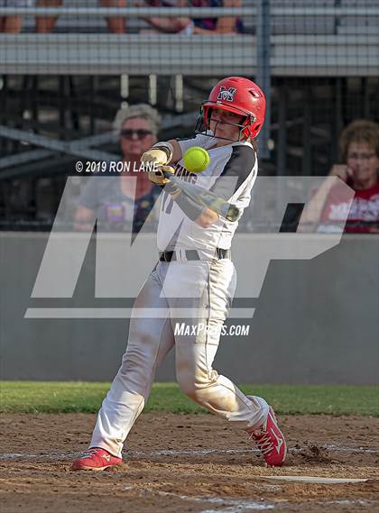 Thumbnail 3 in Mustang vs. Tuttle photogallery.