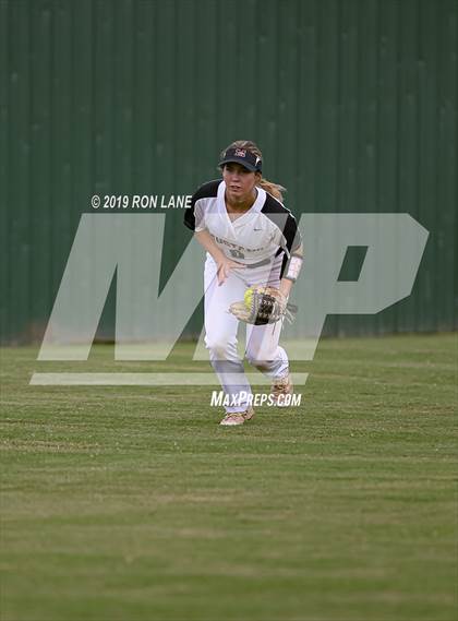 Thumbnail 1 in Mustang vs. Tuttle photogallery.