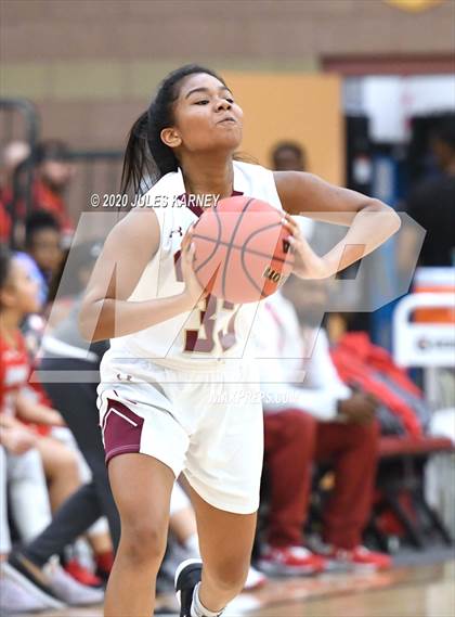 Thumbnail 1 in Arbor View vs Faith Lutheran photogallery.