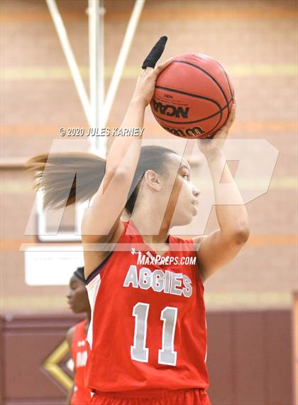 Thumbnail 2 in Arbor View vs Faith Lutheran photogallery.