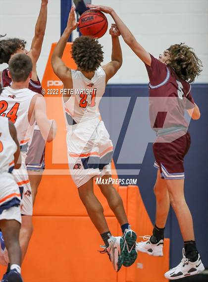 Thumbnail 3 in Riverview vs Bradenton Christian School photogallery.