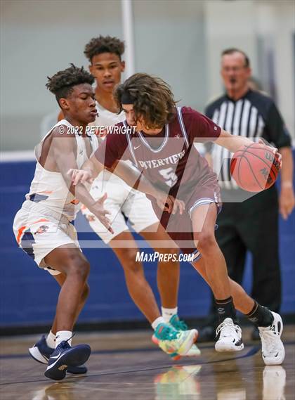 Thumbnail 2 in Riverview vs Bradenton Christian School photogallery.