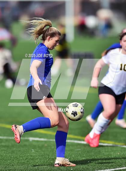 Thumbnail 2 in Florence vs. Glencoe (River City Shootout) photogallery.