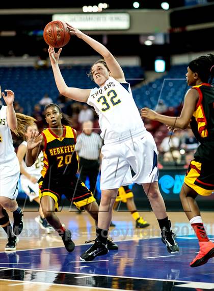 Thumbnail 2 in Berkeley vs. Oak Ridge (CIF NorCal Regional D1 Final) photogallery.