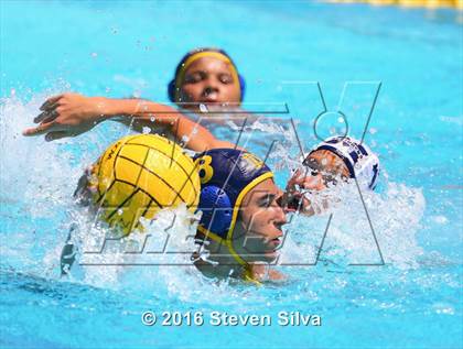 Thumbnail 2 in Mater Dei Catholic vs. Mira Mesa (11th Annual Draz Classic) photogallery.